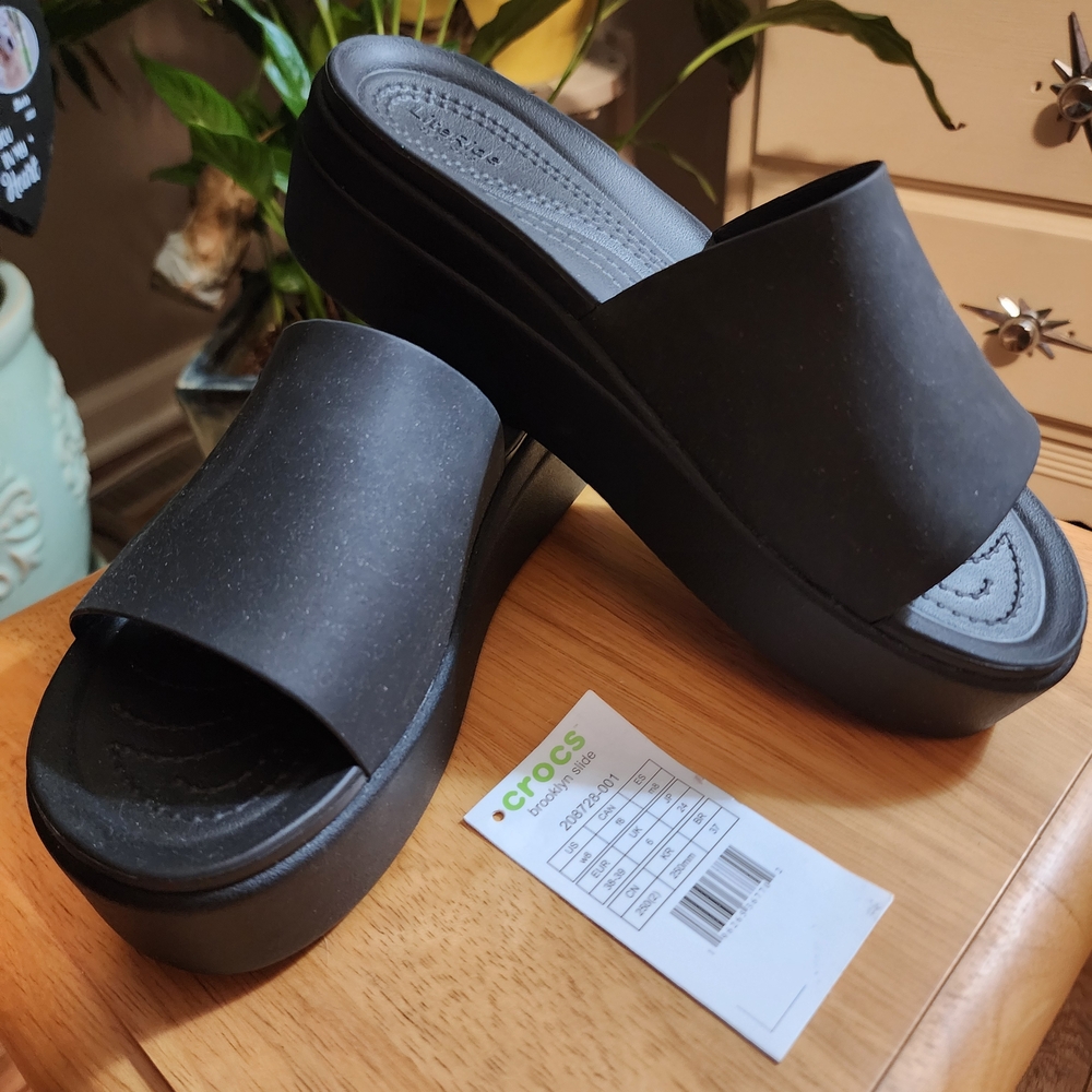 CROCS Women's Black Platform Mules